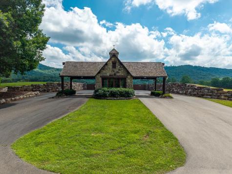 1252 Mountainside Parkway Ellijay GA 30536
