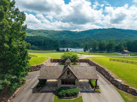1252 Mountainside Parkway Ellijay GA 30536