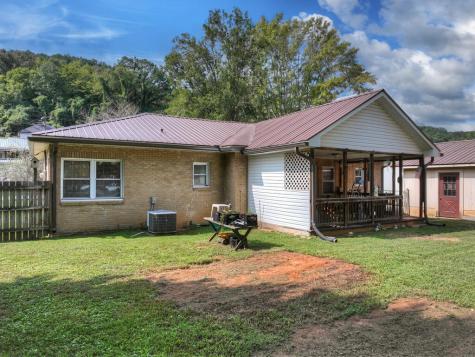 133 E Market Street Mccaysville GA 30555