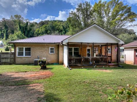 133 E Market Street Mccaysville GA 30555
