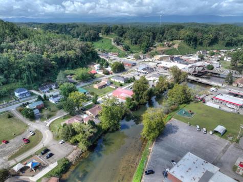 133 E Market Street Mccaysville GA 30555