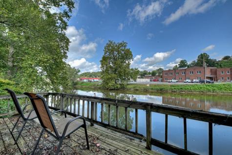 133 E Market Street Mccaysville GA 30555