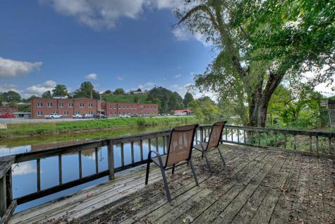 133 E Market Street Mccaysville GA 30555