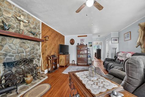 133 E Market Street Mccaysville GA 30555