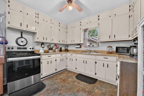 133 E Market Street Mccaysville GA 30555