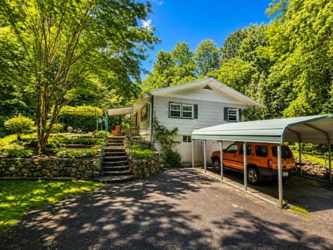 197 Pounding Mill Connector Hayesville NC 28904