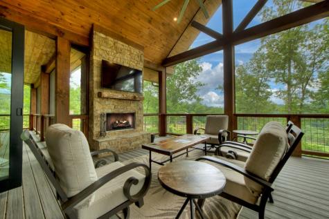 658 Old Toccoa Loop Mineral Bluff GA 30559