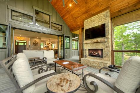 658 Old Toccoa Loop Mineral Bluff GA 30559