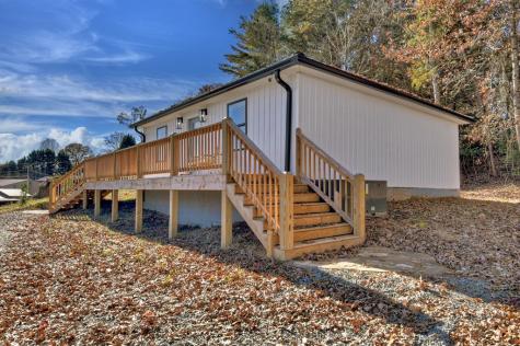 1144 Blue Ridge Drive Mccaysville GA 30555