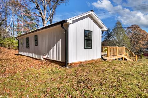 1144 Blue Ridge Drive Mccaysville GA 30555