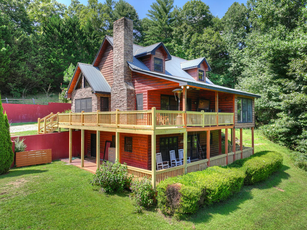 220 Chat-a-while Lane Morganton GA 30560