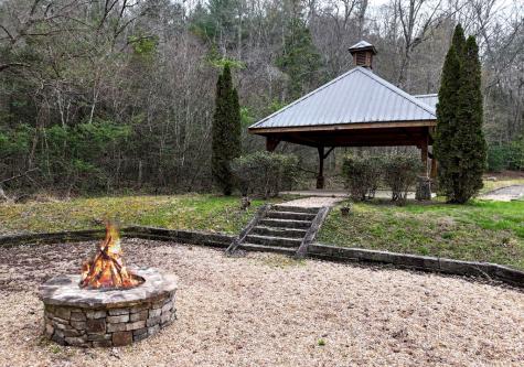 25 Gold Nugget Lane Blairsville GA 30512
