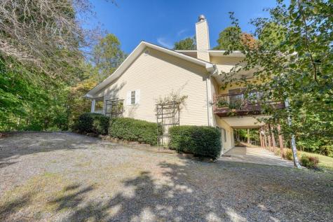 847 Scarletts Way Young Harris GA 30582
