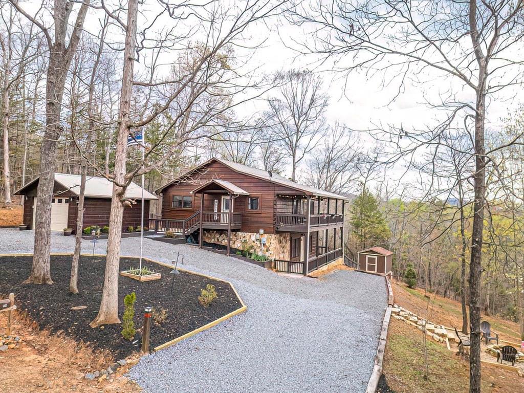 54 Henderson Lane Mineral Bluff GA 30559