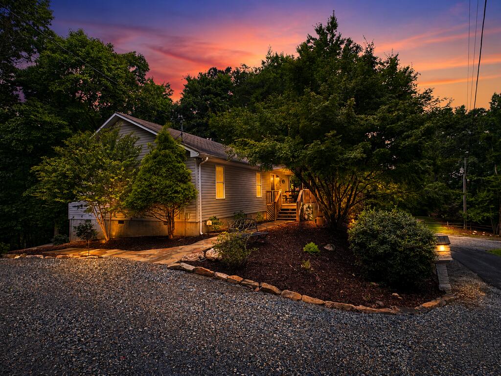 181 Cindy Lane Ellijay GA 30540