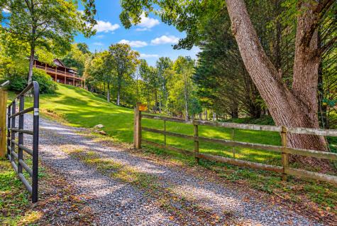 286 Garrett Drive Ellijay GA 30536
