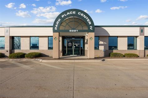 5021 Duffy Drive NE Cedar Rapids IA 52402
