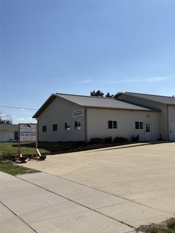 1110 Hawkeye Drive Hiawatha IA 52233