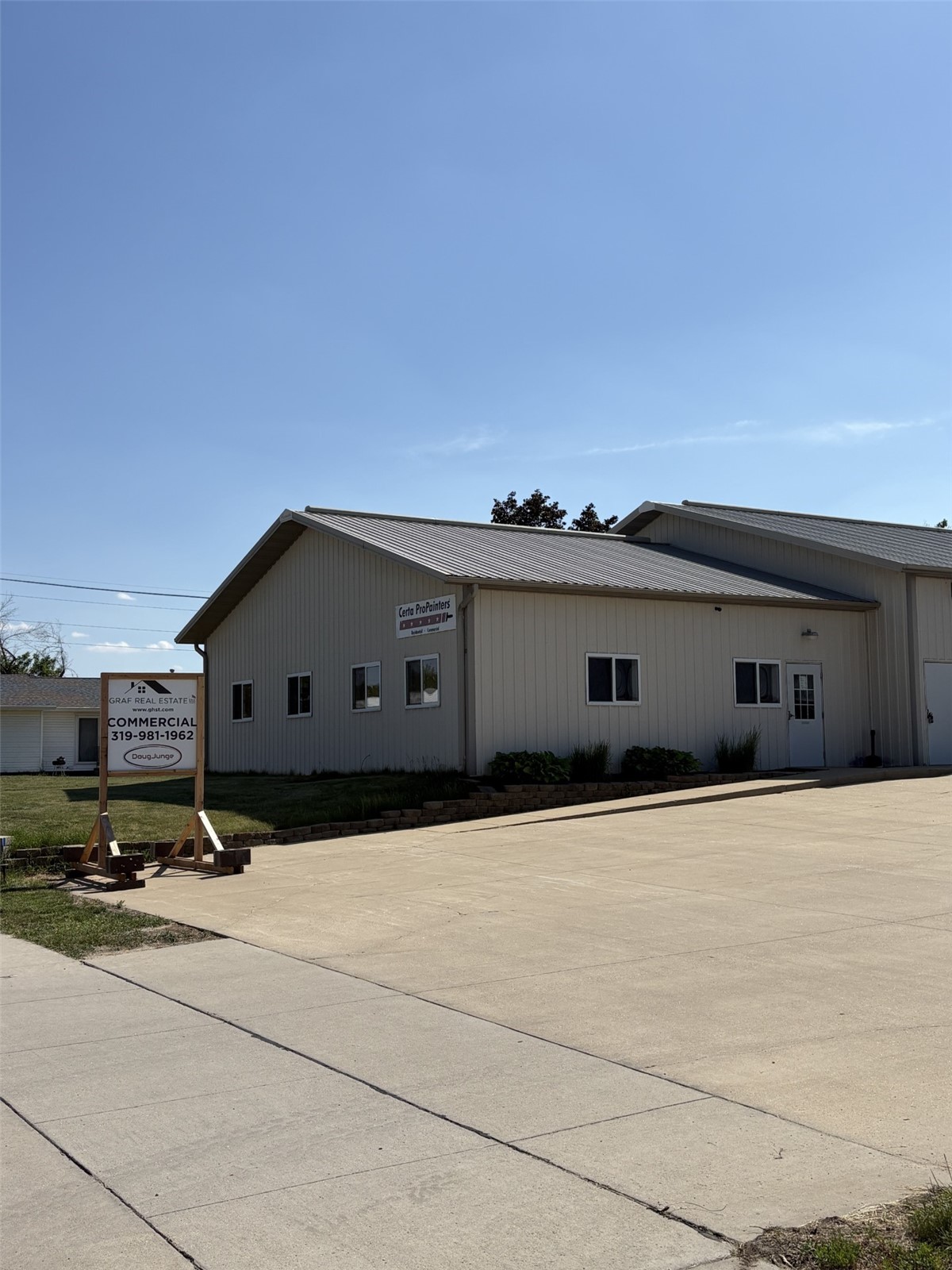 1110 Hawkeye Drive Hiawatha IA 52233