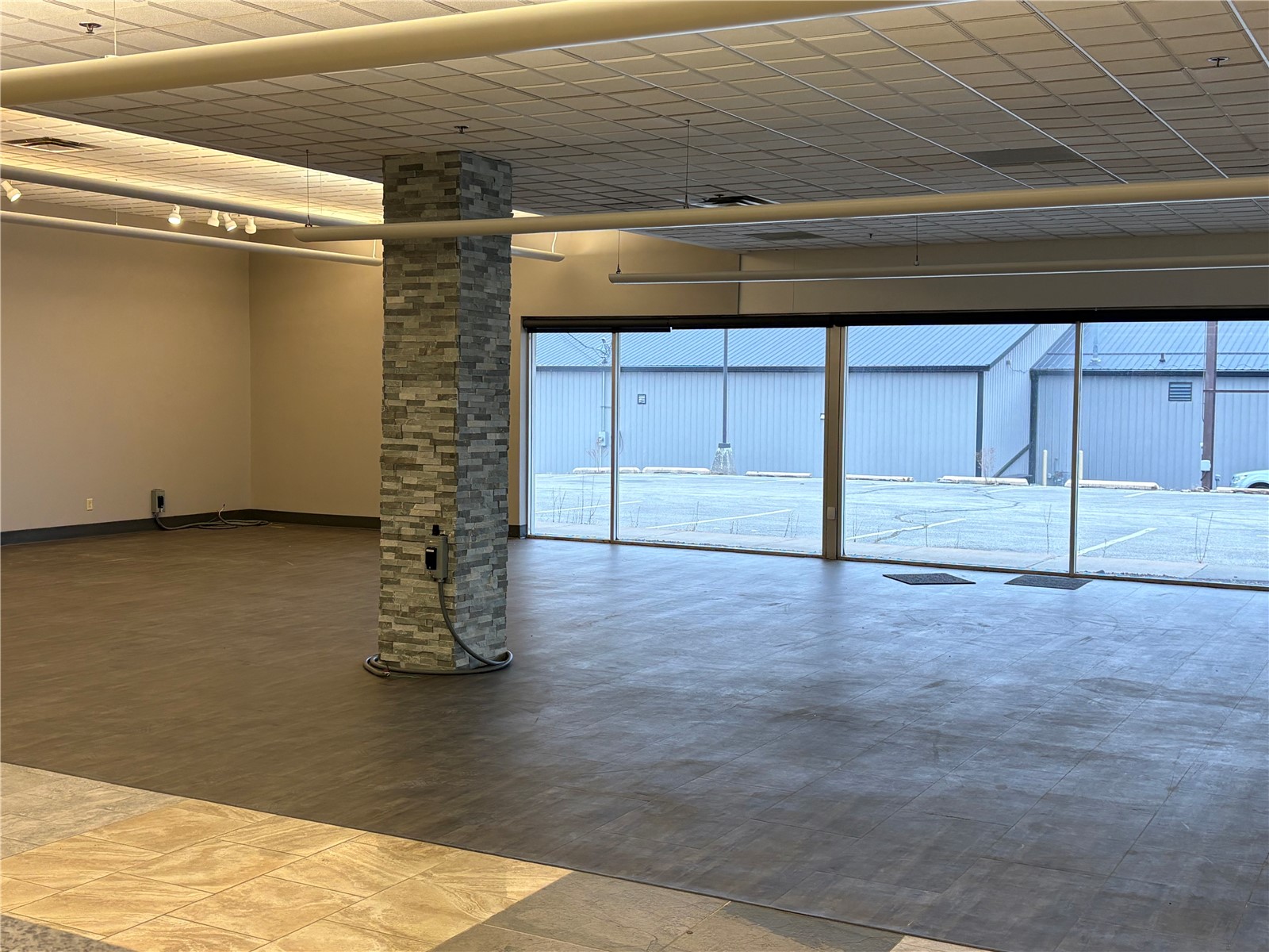 5454 Center Point Road NE Cedar Rapids IA 52402