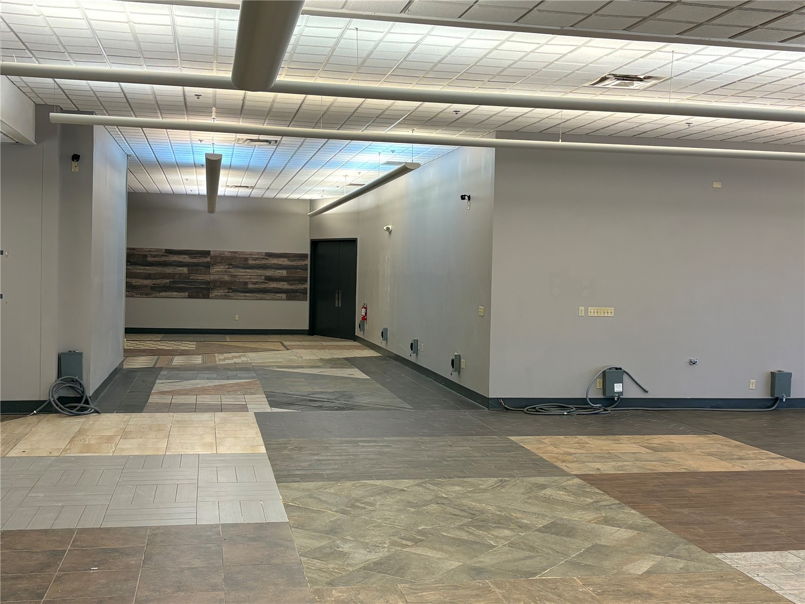 5454 Center Point Road NE Cedar Rapids IA 52402