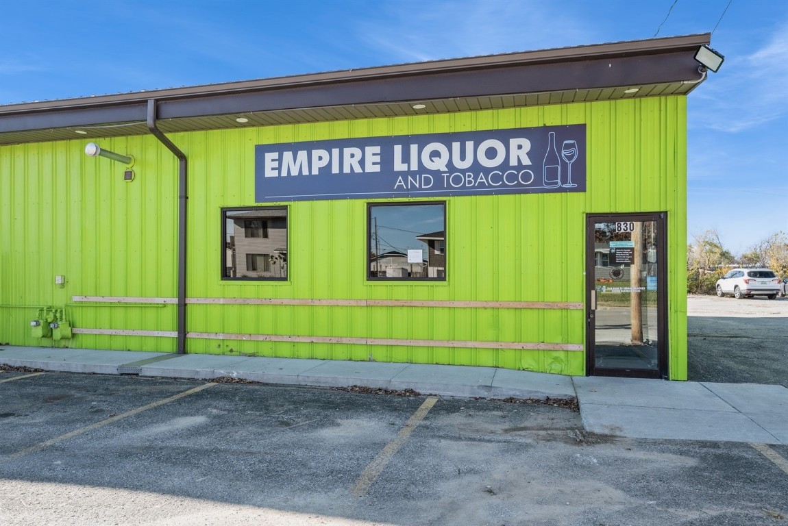 830 Robins Road Hiawatha IA 52233