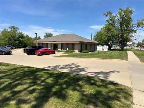 3741 Center Point Road NE Cedar Rapids IA 52402