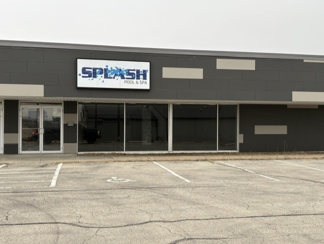 5454 Center Point Road NE Cedar Rapids IA 52402
