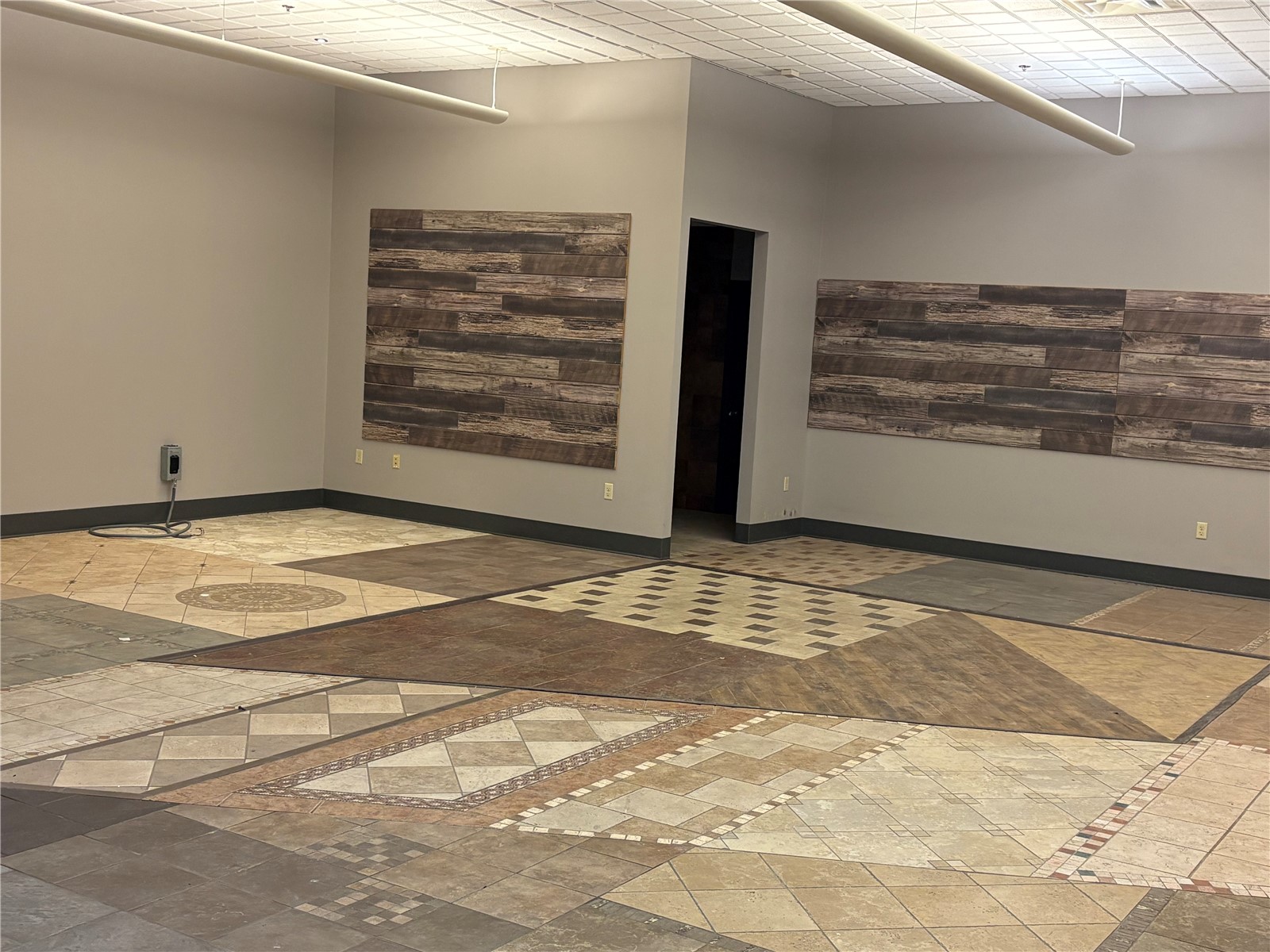 5454 Center Point Road NE Cedar Rapids IA 52402