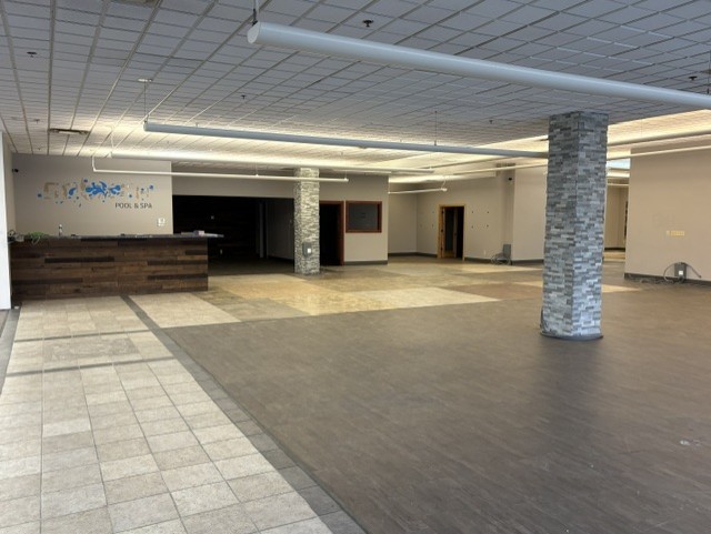 5454 Center Point Road NE Cedar Rapids IA 52402