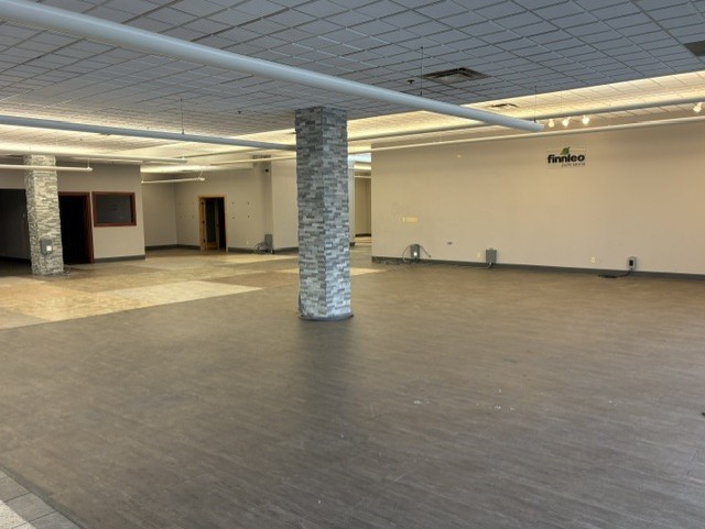 5454 Center Point Road NE Cedar Rapids IA 52402