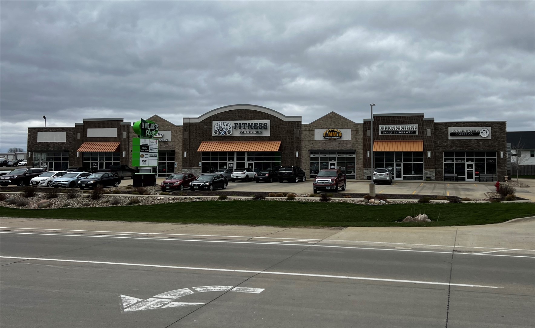 4215 Lewis Access Road Center Point IA 52213
