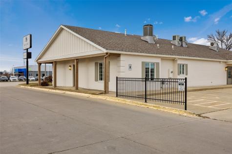 5020 Council Street NE Cedar Rapids IA 52402