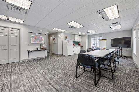 5020 Council Street NE Cedar Rapids IA 52402