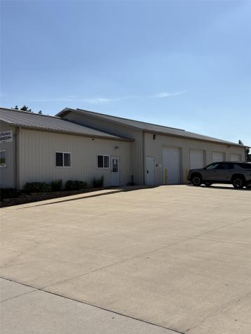 1110 Hawkeye Drive Hiawatha IA 52233