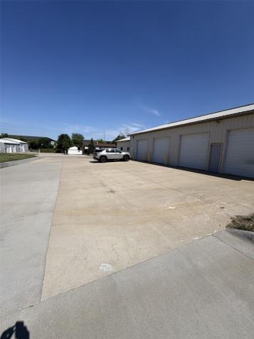1110 Hawkeye Drive Hiawatha IA 52233