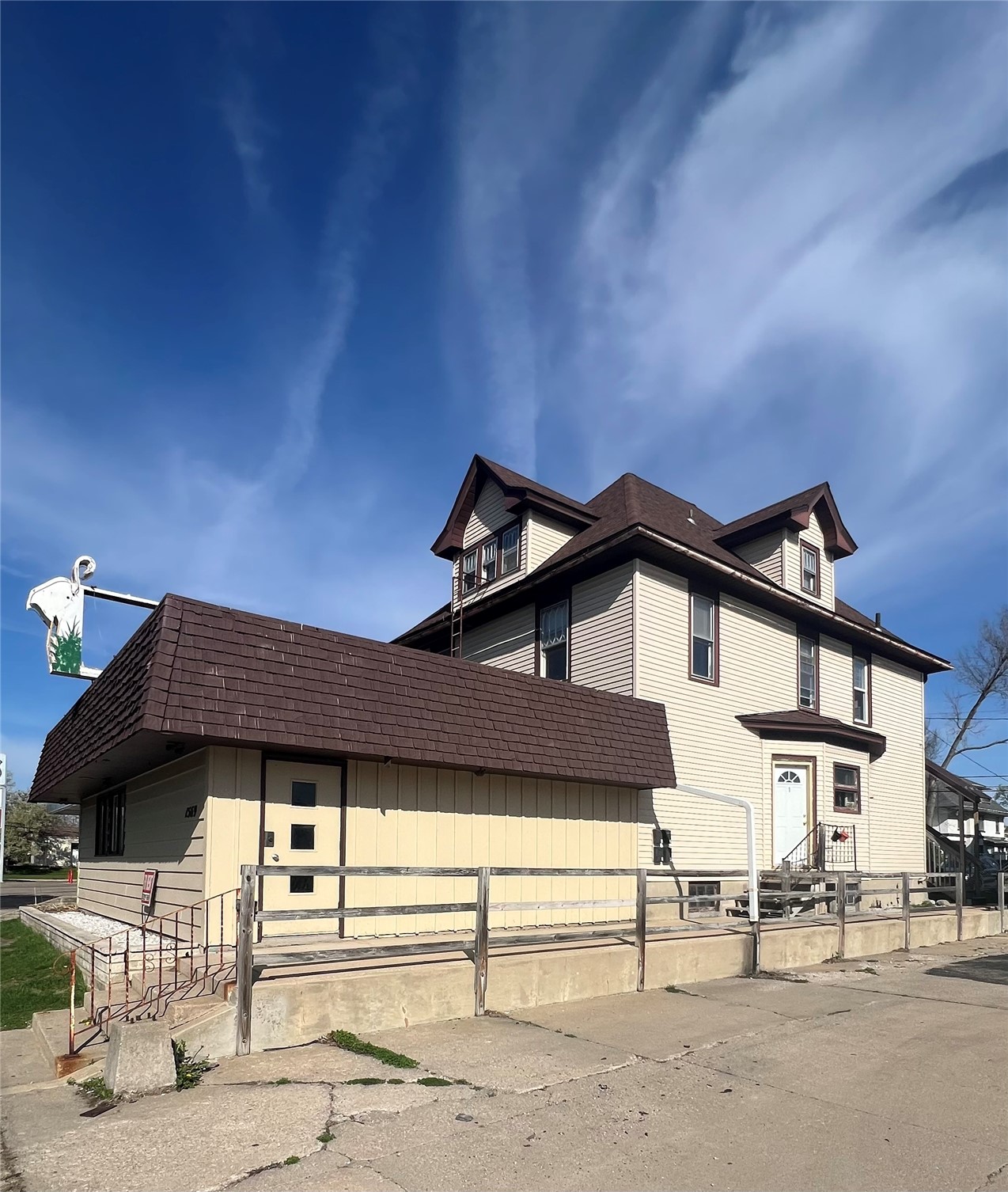 1569 1st Avenue SE Cedar Rapids IA 52402