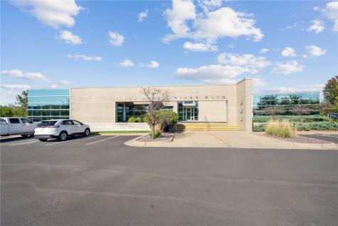 4840 N River Boulevard NE Cedar Rapids IA 52411