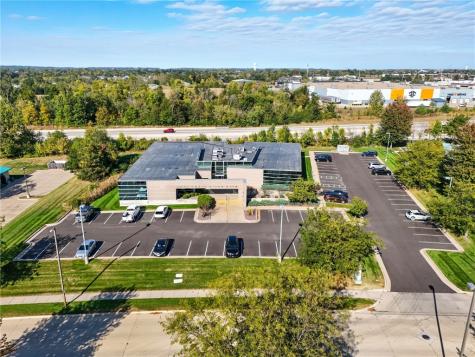 4840 N River Boulevard NE Cedar Rapids IA 52411