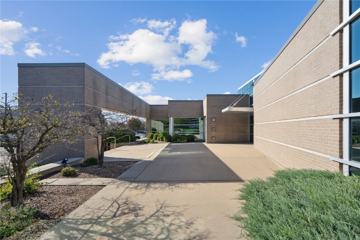 4840 N River Boulevard NE Cedar Rapids IA 52411