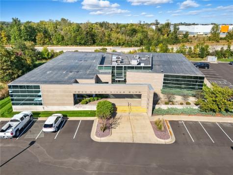 4840 N River Boulevard NE Cedar Rapids IA 52411