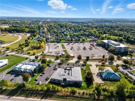 4840 N River Boulevard NE Cedar Rapids IA 52411