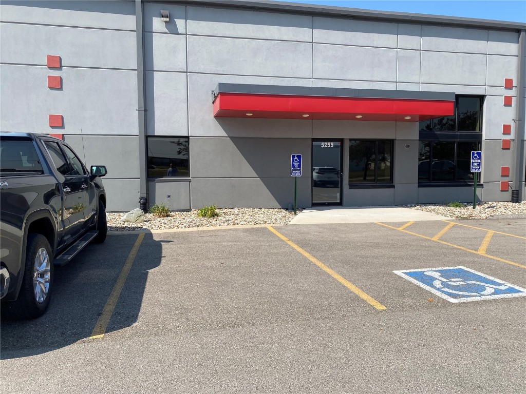 5255 Rockwell Drive NE Cedar Rapids IA 52402