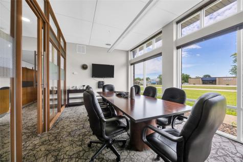 5825 Dry Creek Lane NE Cedar Rapids IA 52402