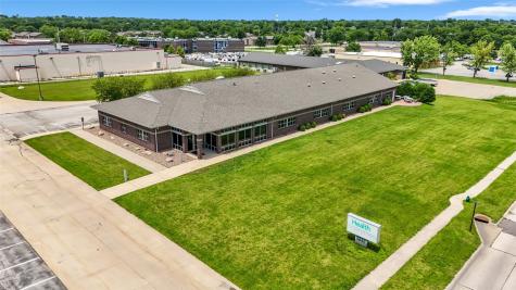 5825 Dry Creek Lane NE Cedar Rapids IA 52402