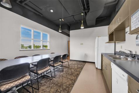 5825 Dry Creek Lane NE Cedar Rapids IA 52402