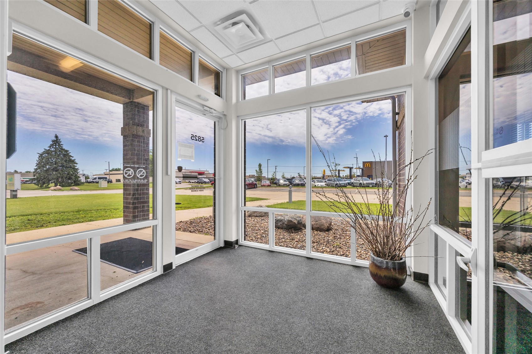 5825 Dry Creek Lane NE Cedar Rapids IA 52402