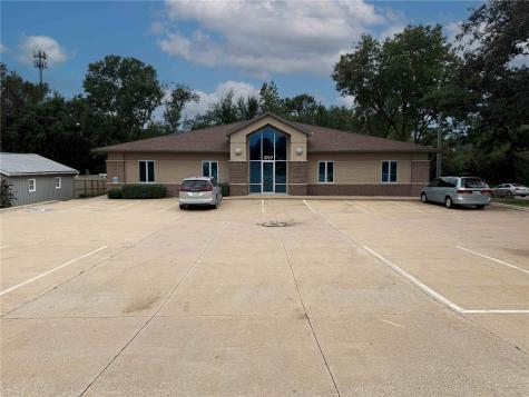 3717 Center Point Road NE Cedar Rapids IA 52402