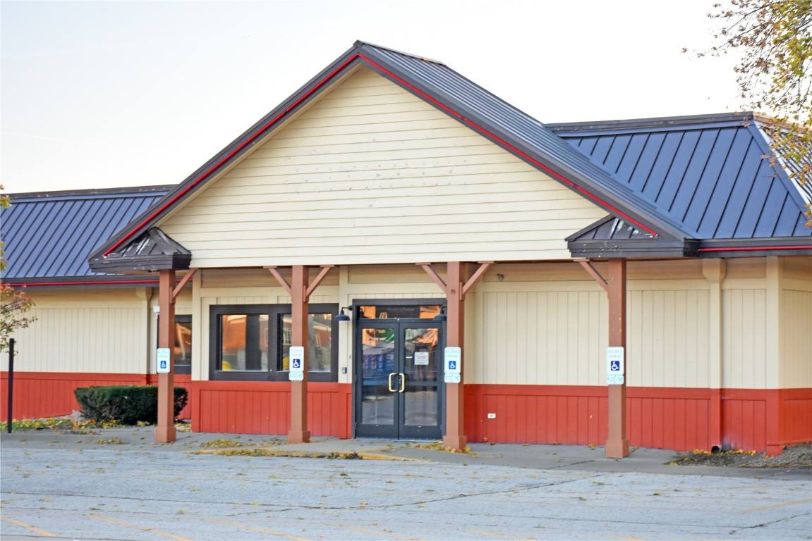 3939 1st Avenue SE Cedar Rapids IA 52402