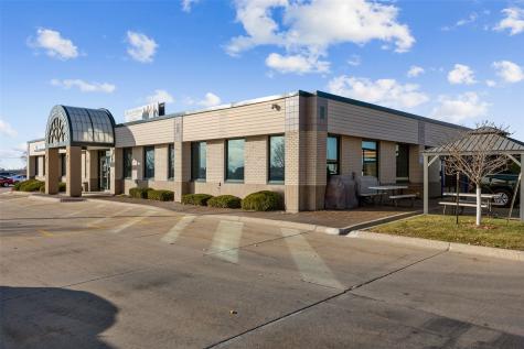 5021 Duffy Drive NE Cedar Rapids IA 52402
